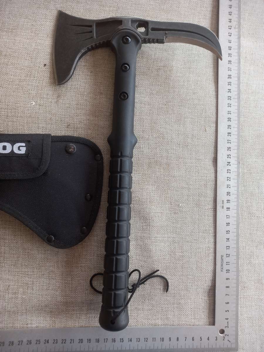 SOG - Tactical Axe