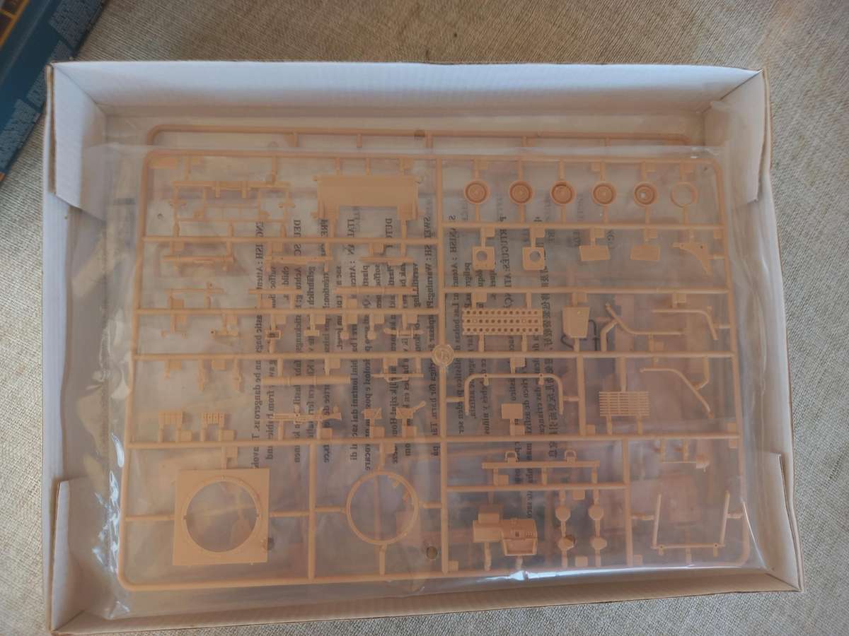 Ranger Special Operations Vehicle RSOV w/MK 19 grenade launcher 1/35 scale - Hobby Boss