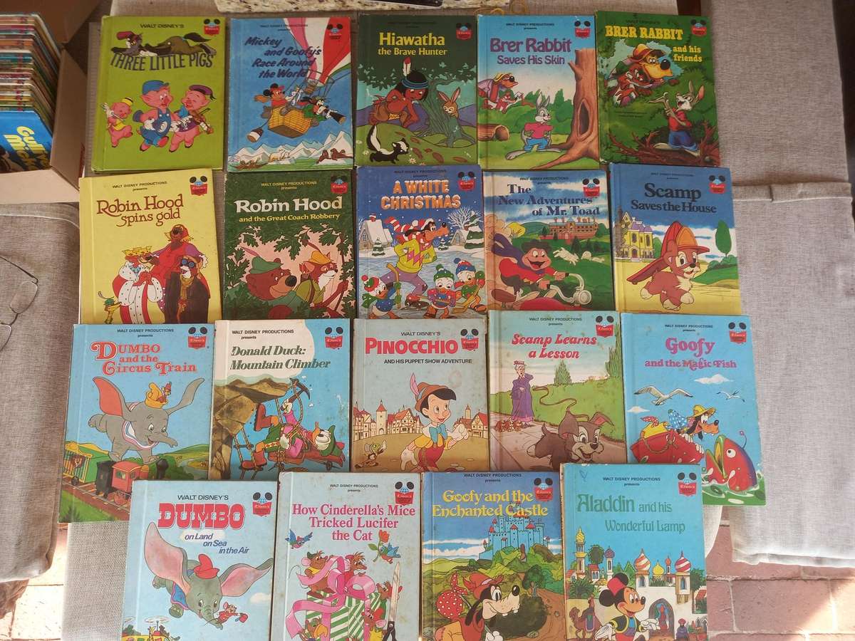 Walt Disney Wonderful World of Reading x 19 (2)