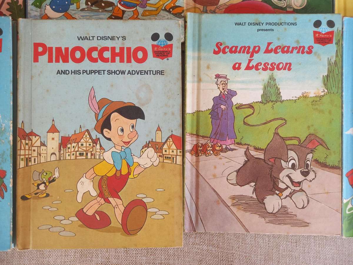 Walt Disney Wonderful World of Reading x 19 (2)