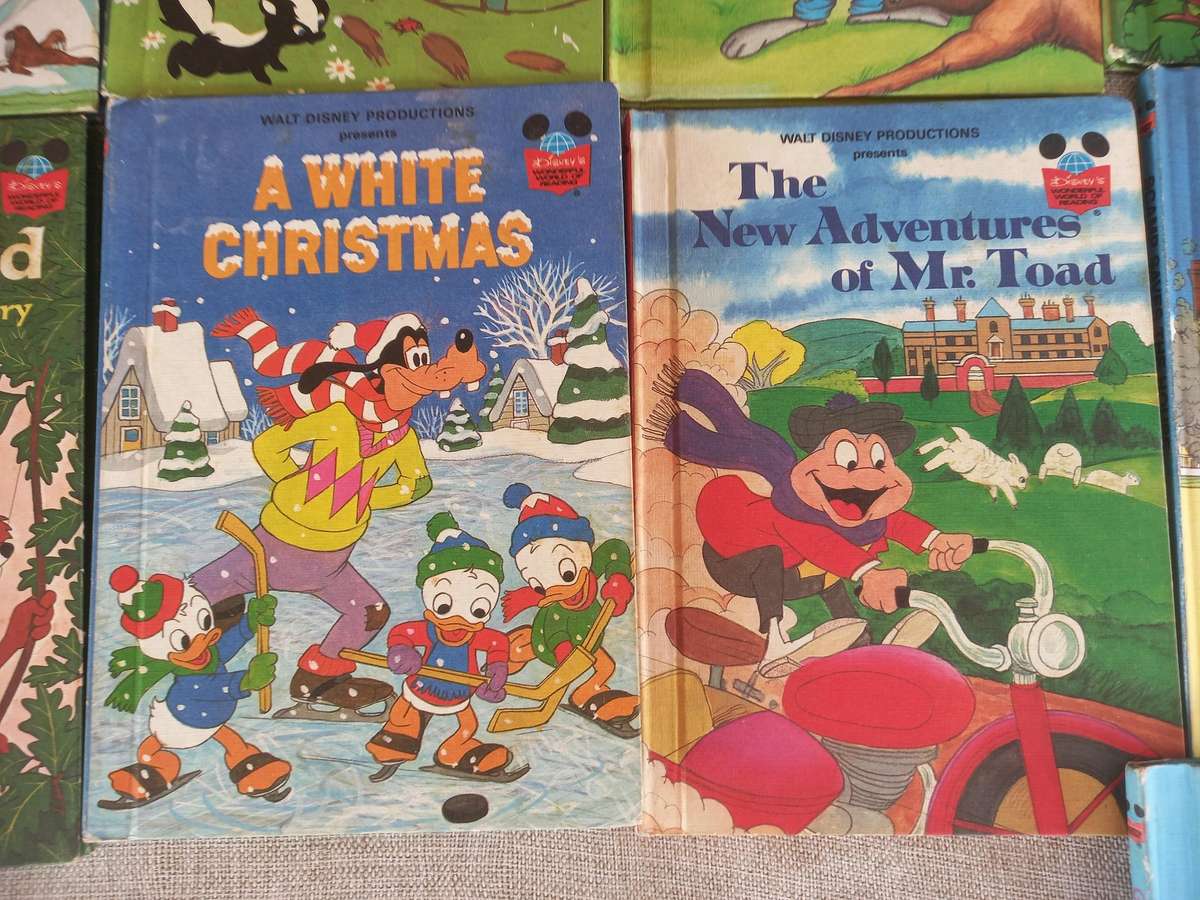 Walt Disney Wonderful World of Reading x 19 (2)