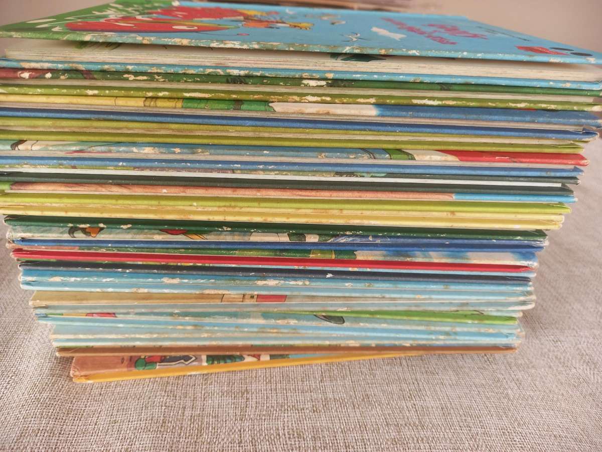 Walt Disney Wonderful World of Reading x 19 (2)