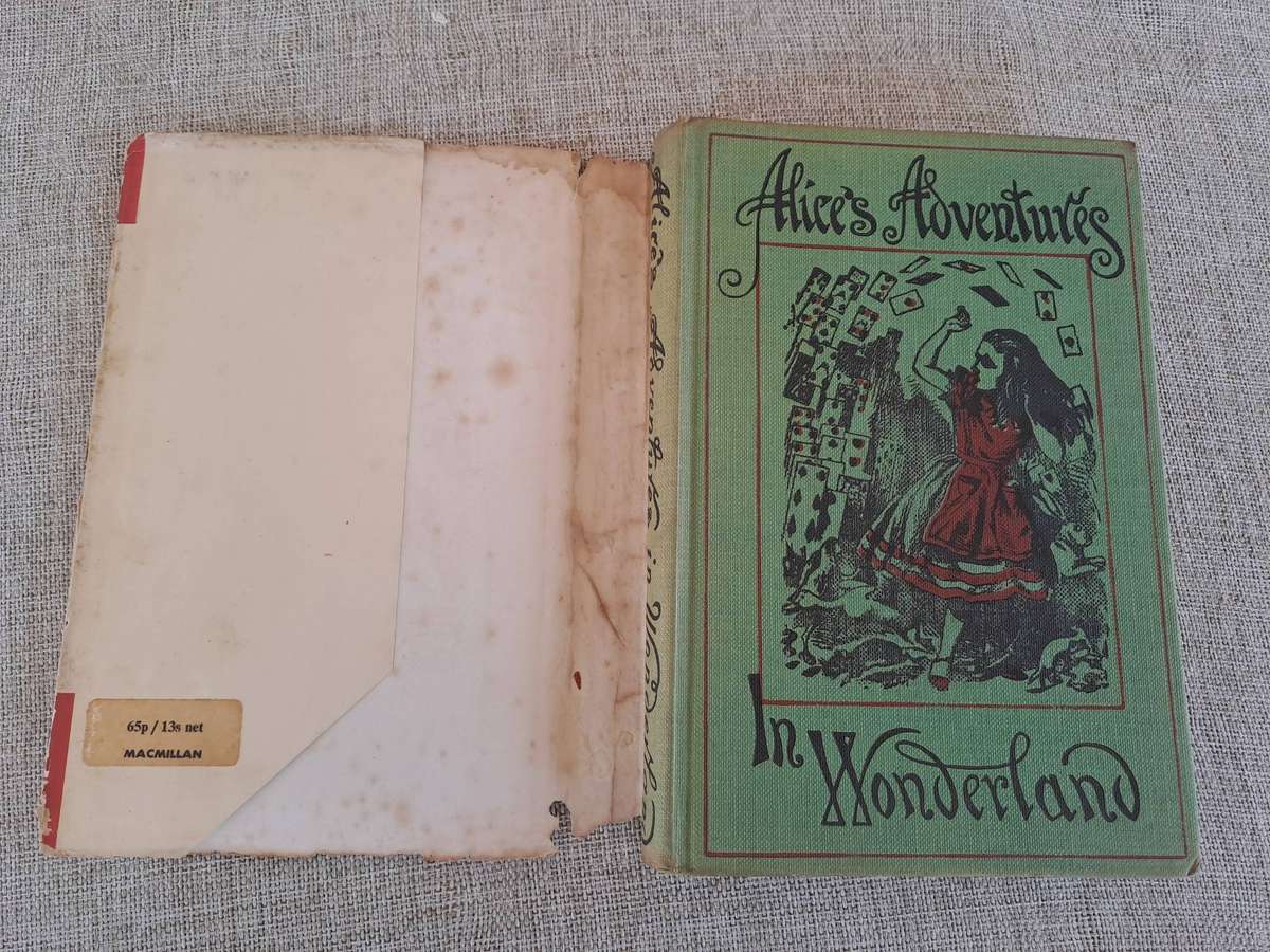 Alice's Adventures in Wonderland  Lewis Carol 1968