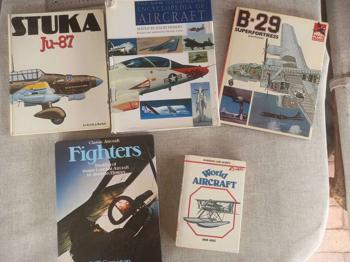 Aircraft / Military Airplanes x 5