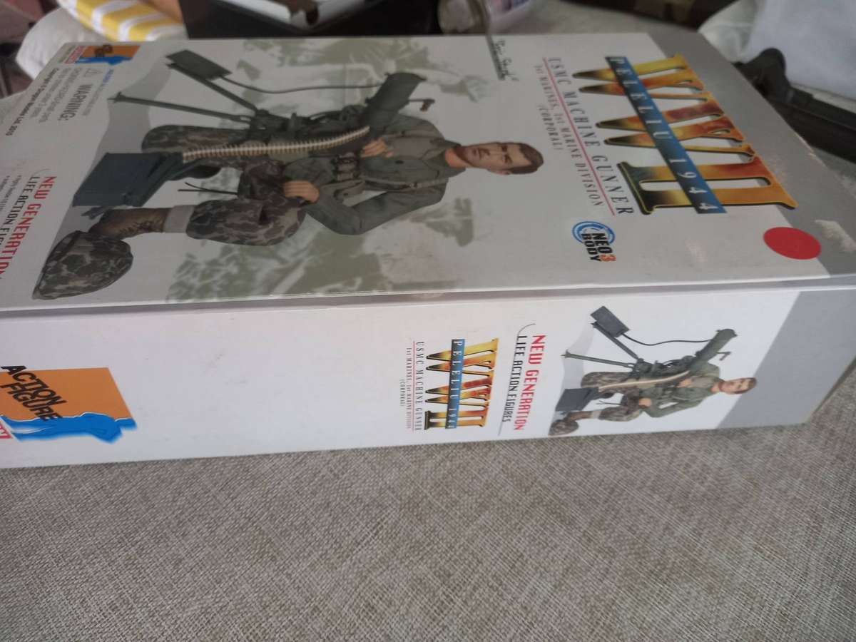 Dragon 1/6 Scale WWII Eric Stark USMC Machine Gunner 12