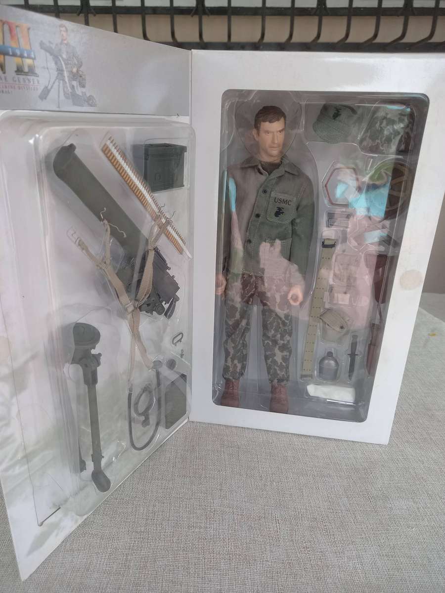 Dragon 1/6 Scale WWII Eric Stark USMC Machine Gunner 12
