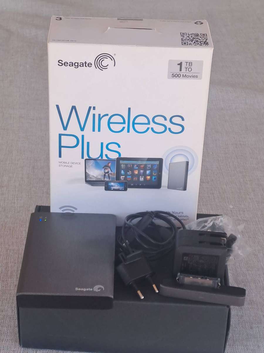 Seagate Wireless Mobile Storage, PQI Air Bank and HDMI cable 10 m
