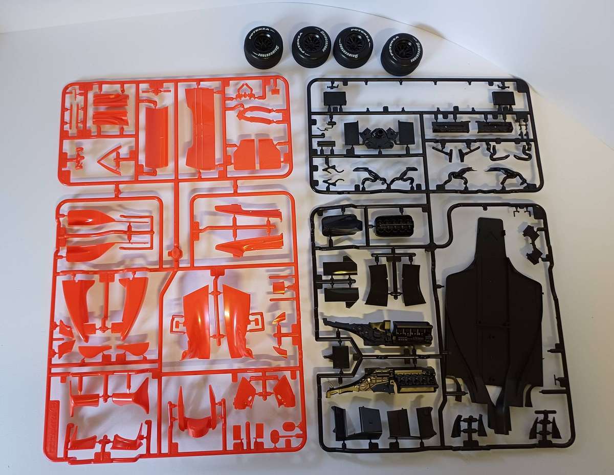 Tamiya 1/20 Ferrari F2001 Model Kit - Michael Schumacher's 2001 F1 Car