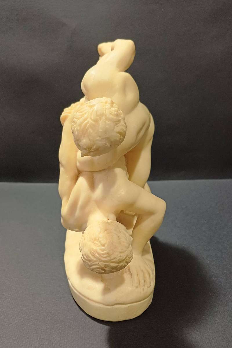 The Wrestlers "Lottatori" Statuette replica made in Italy from marble/resin compound