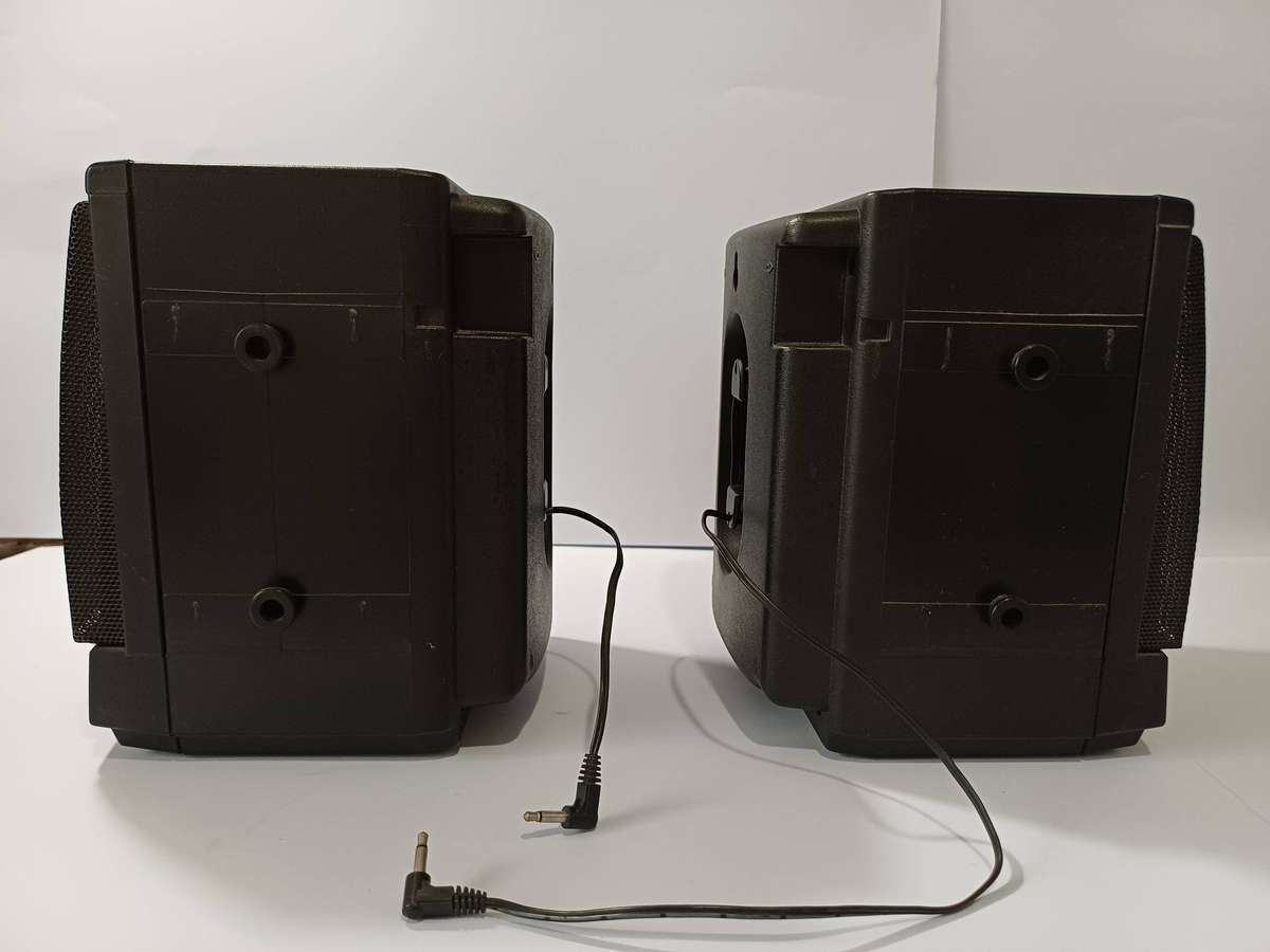 Aiwa CA-W37 Stereo Tuner/Cassette Player with Detachable Speakers (Vintage 1980s)