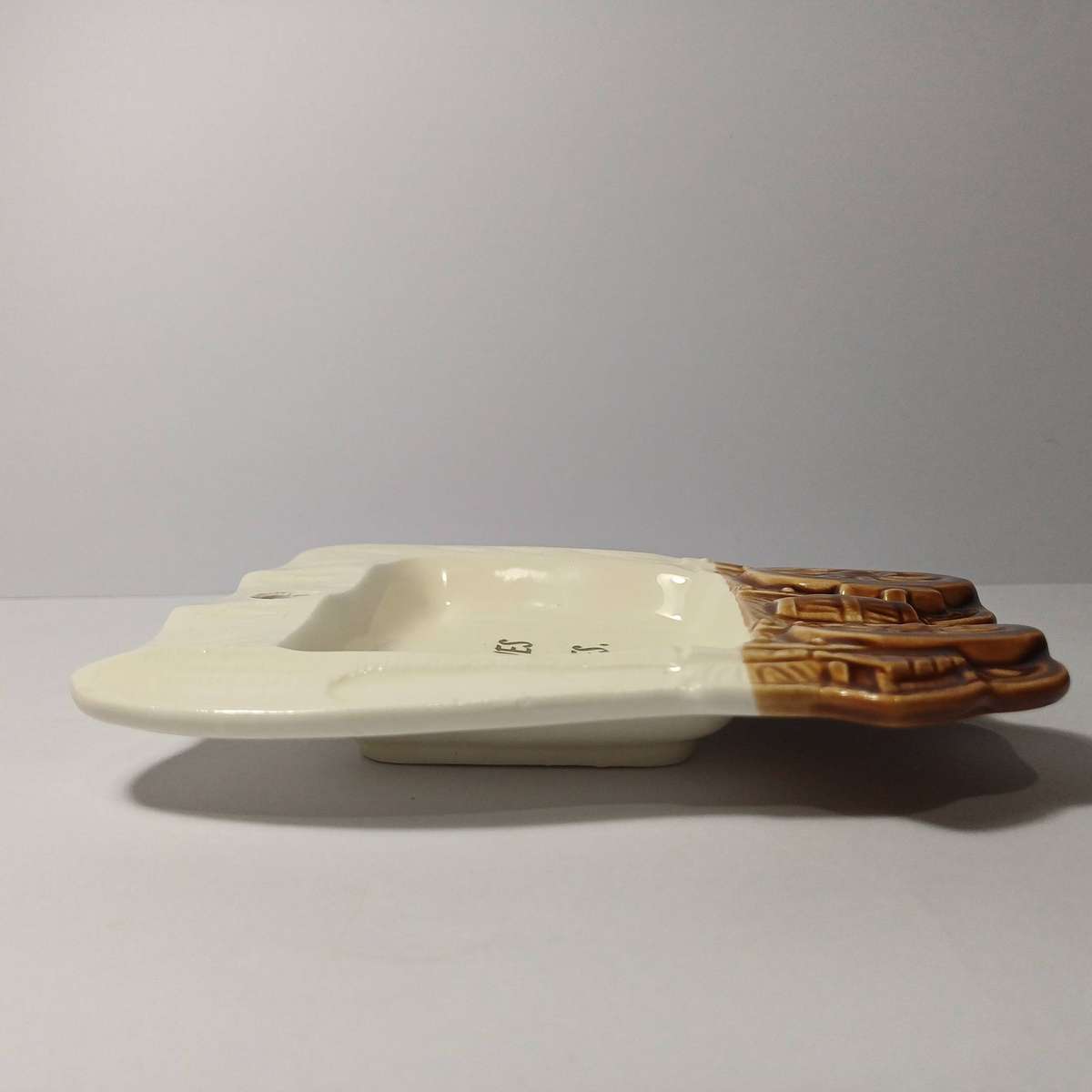 Afrikaanse Ossewa keramiek bakkie