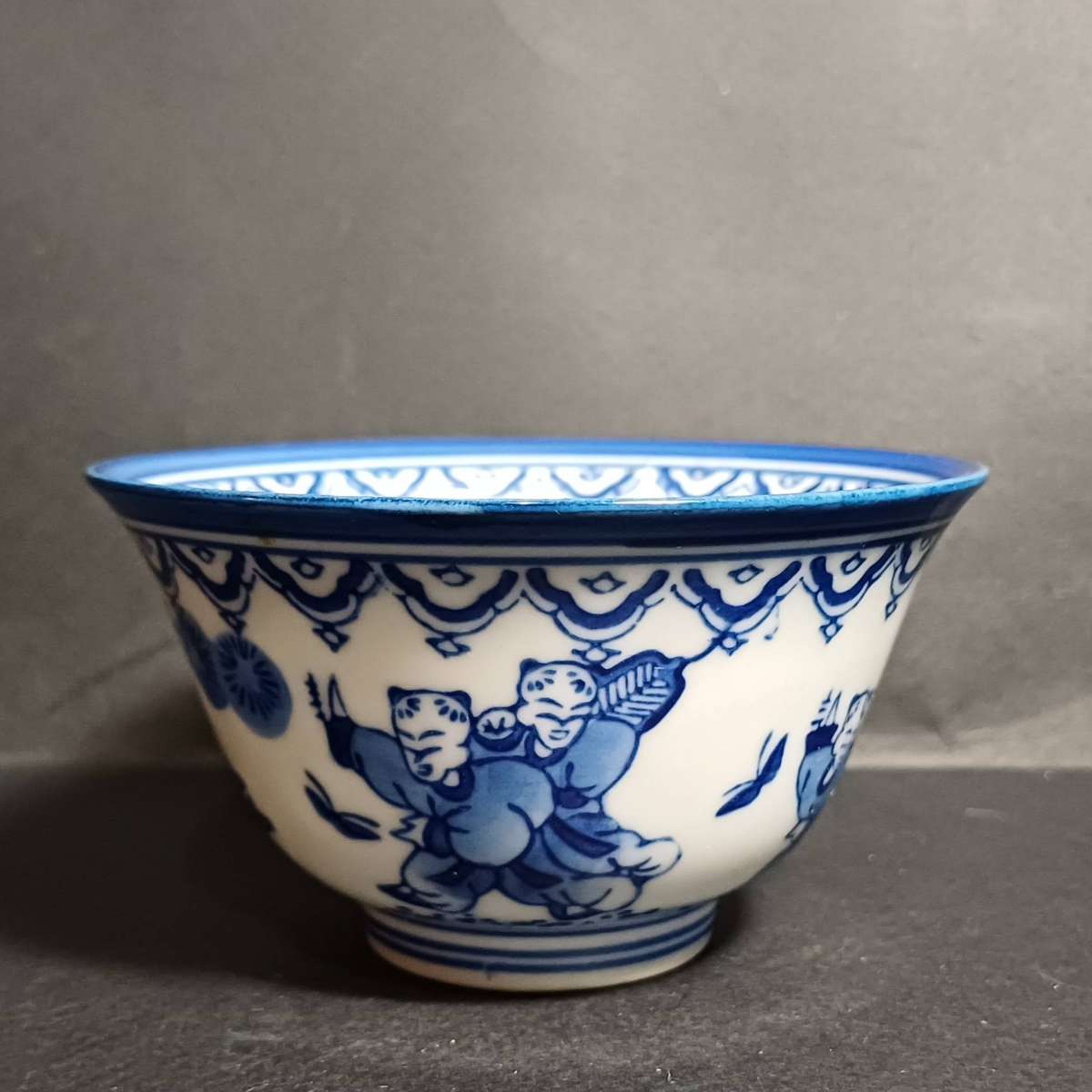 Antique Japanese Arita Ware - Nabeshima Style Sometsuke Karako Porcelain Tea Cup