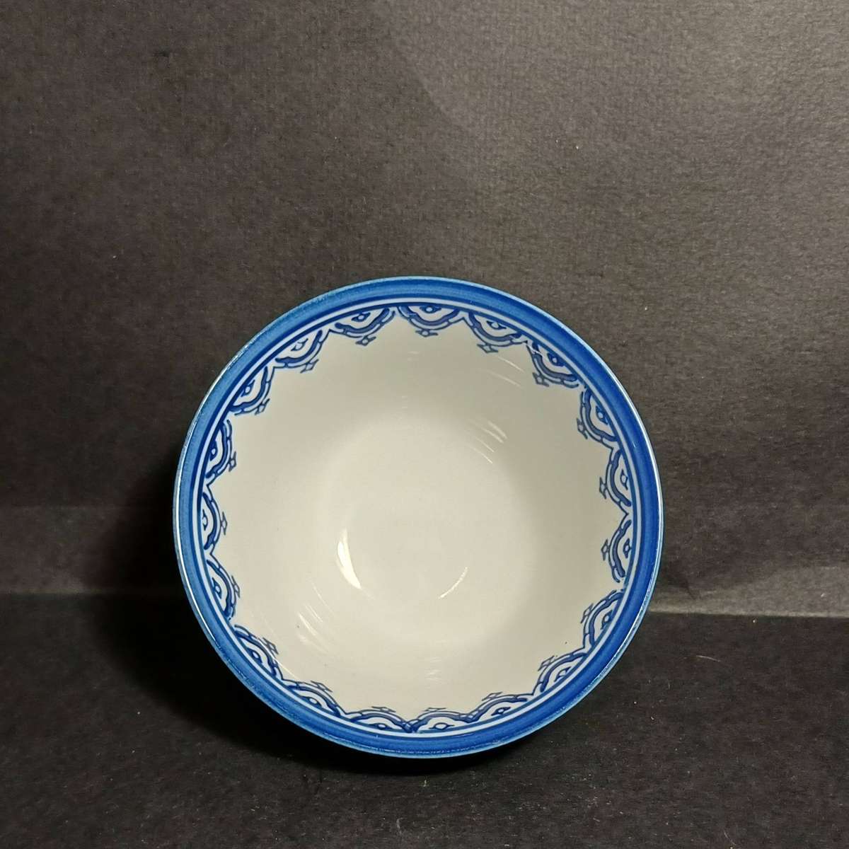 Antique Japanese Arita Ware - Nabeshima Style Sometsuke Karako Porcelain Tea Cup