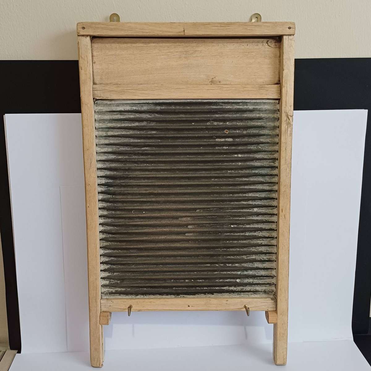 ANTIQUE WASHBOARD | Repurposed Rustic Country-Style Wall Decor with Hooks