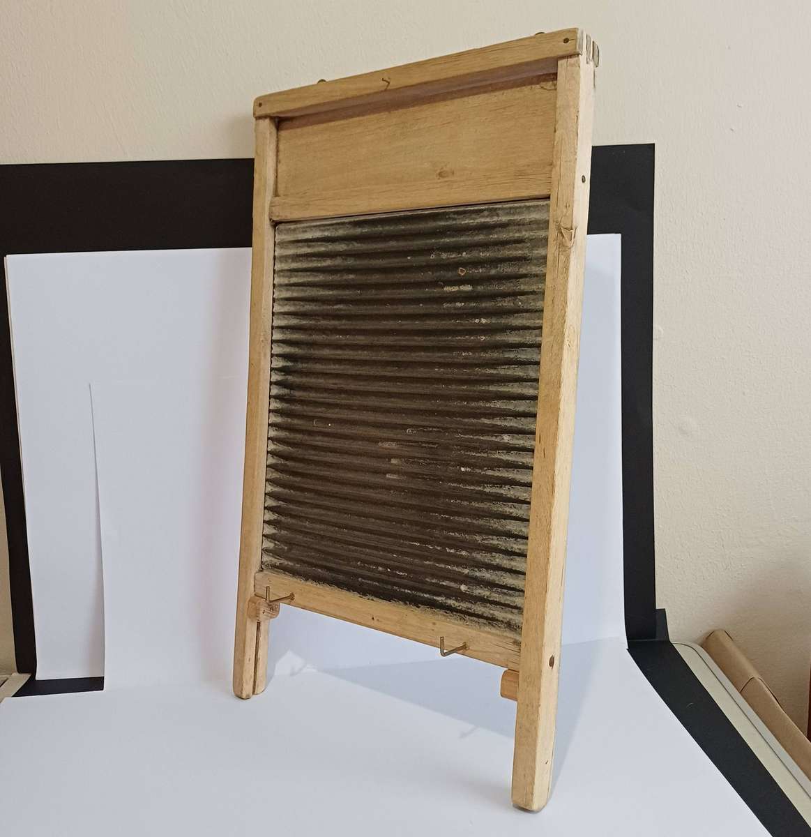 ANTIQUE WASHBOARD | Repurposed Rustic Country-Style Wall Decor with Hooks