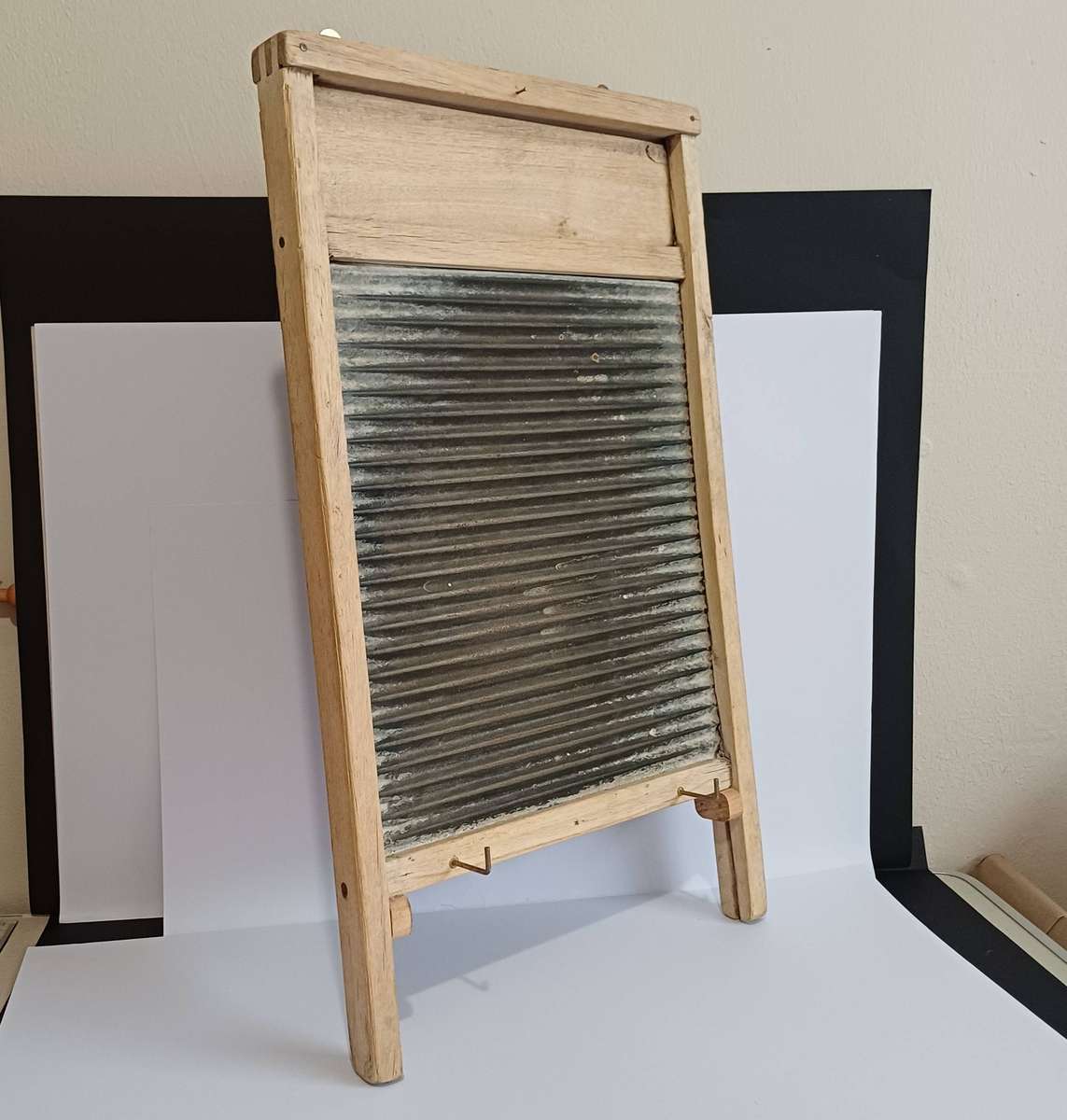 ANTIQUE WASHBOARD | Repurposed Rustic Country-Style Wall Decor with Hooks