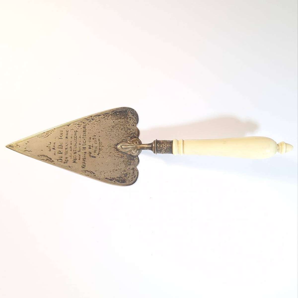 HISTORIC STERLING SILVER PRESENTATION TROWEL  DS PIETER DU TOIT (1926)