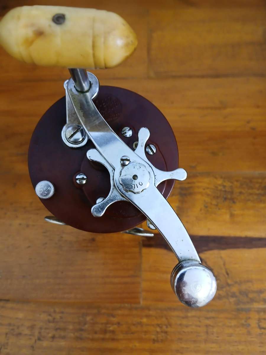 Vintage Penn Jigmaster Model 500 Fishing Reel