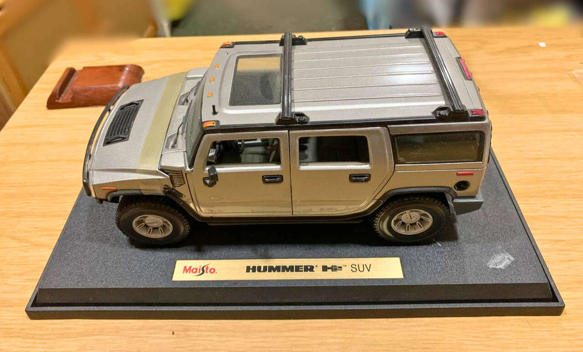 Vintage Maisto Premiere Edition Hummer H2 1:18 Diecast Model Car
