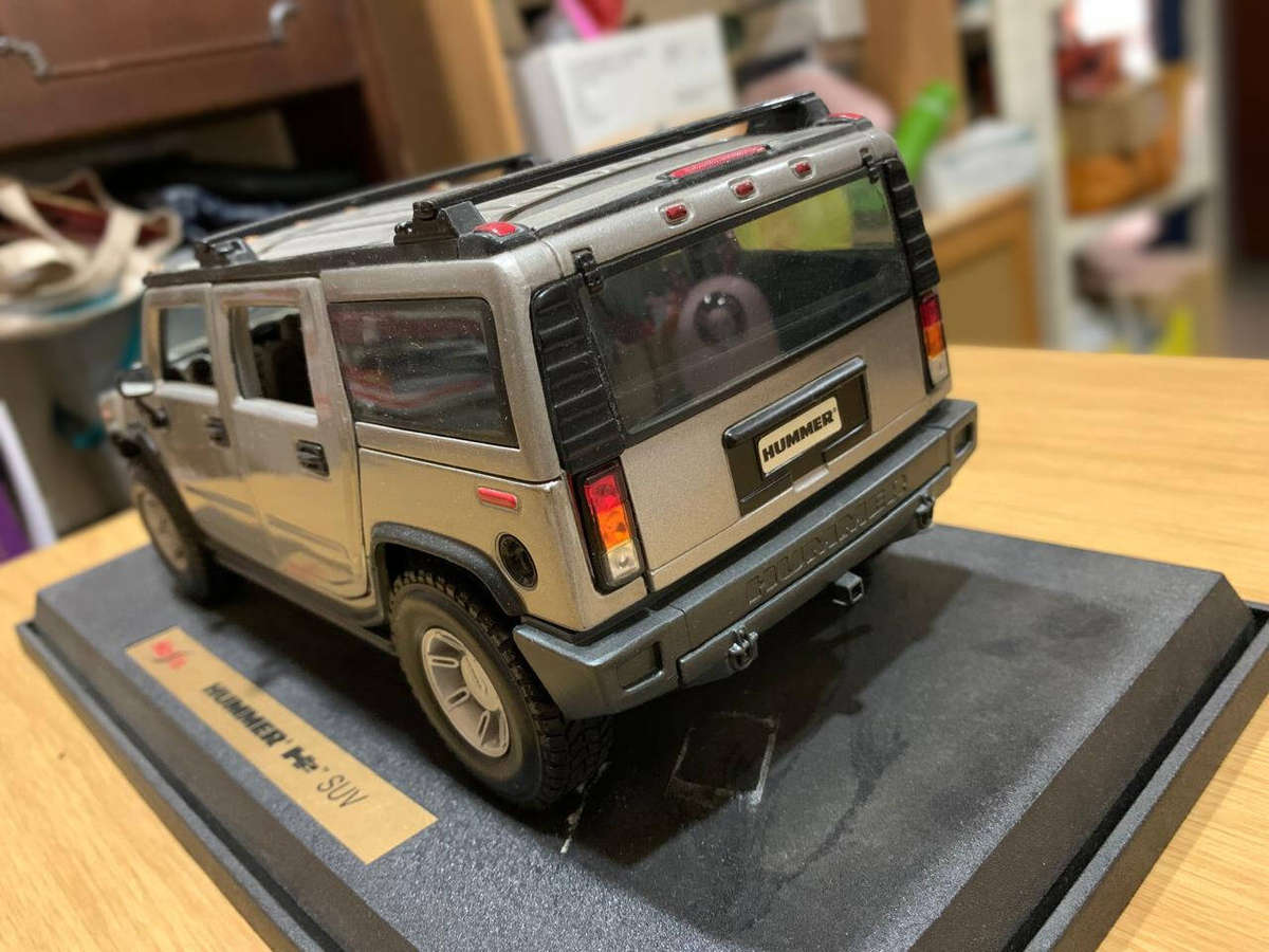 Vintage Maisto Premiere Edition Hummer H2 1:18 Diecast Model Car