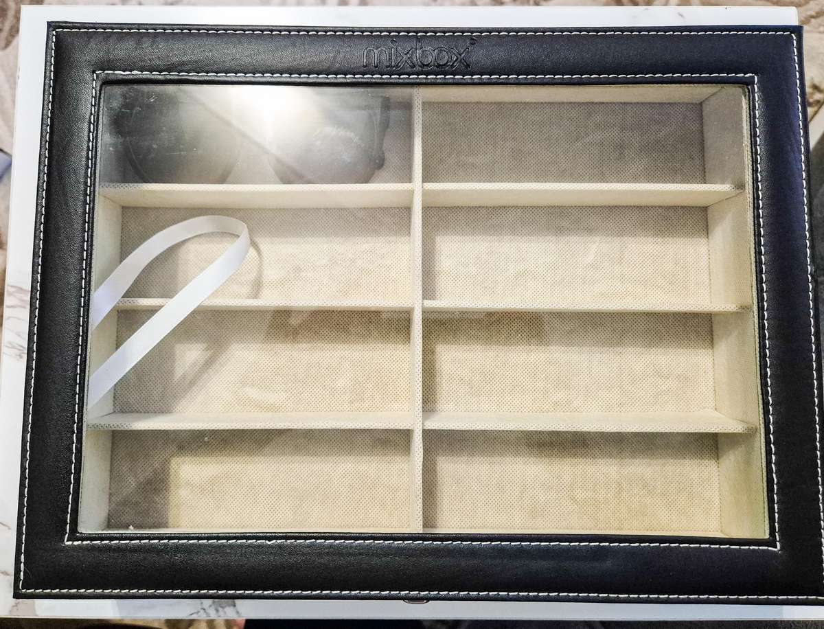 8 Slot Sunglass Organizer Leather Collector Eyewear Storage Box