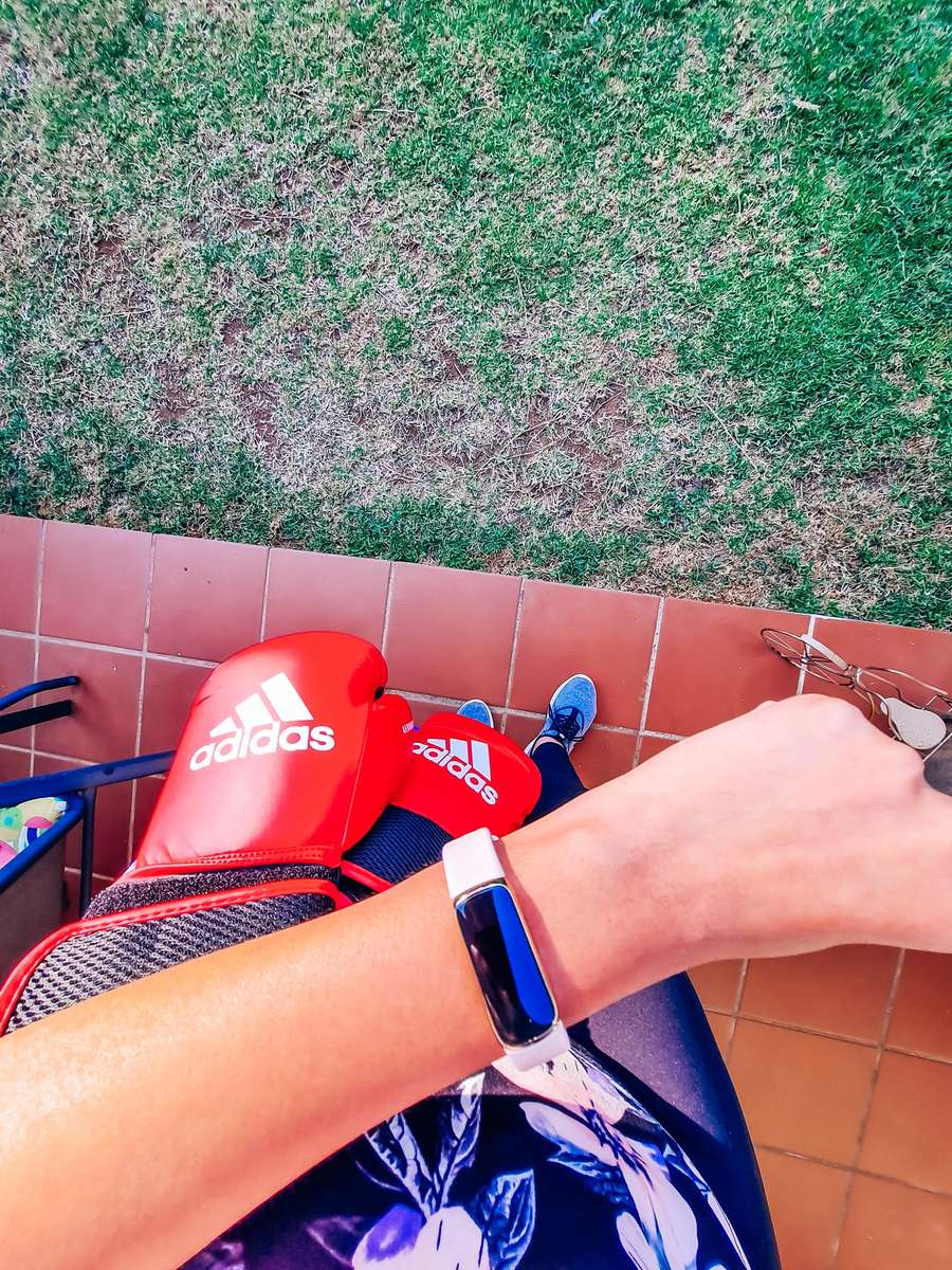 FITBIT LUXE SMARTWATCH