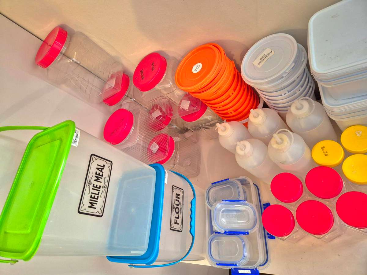 Kitchen Plastics & Containers