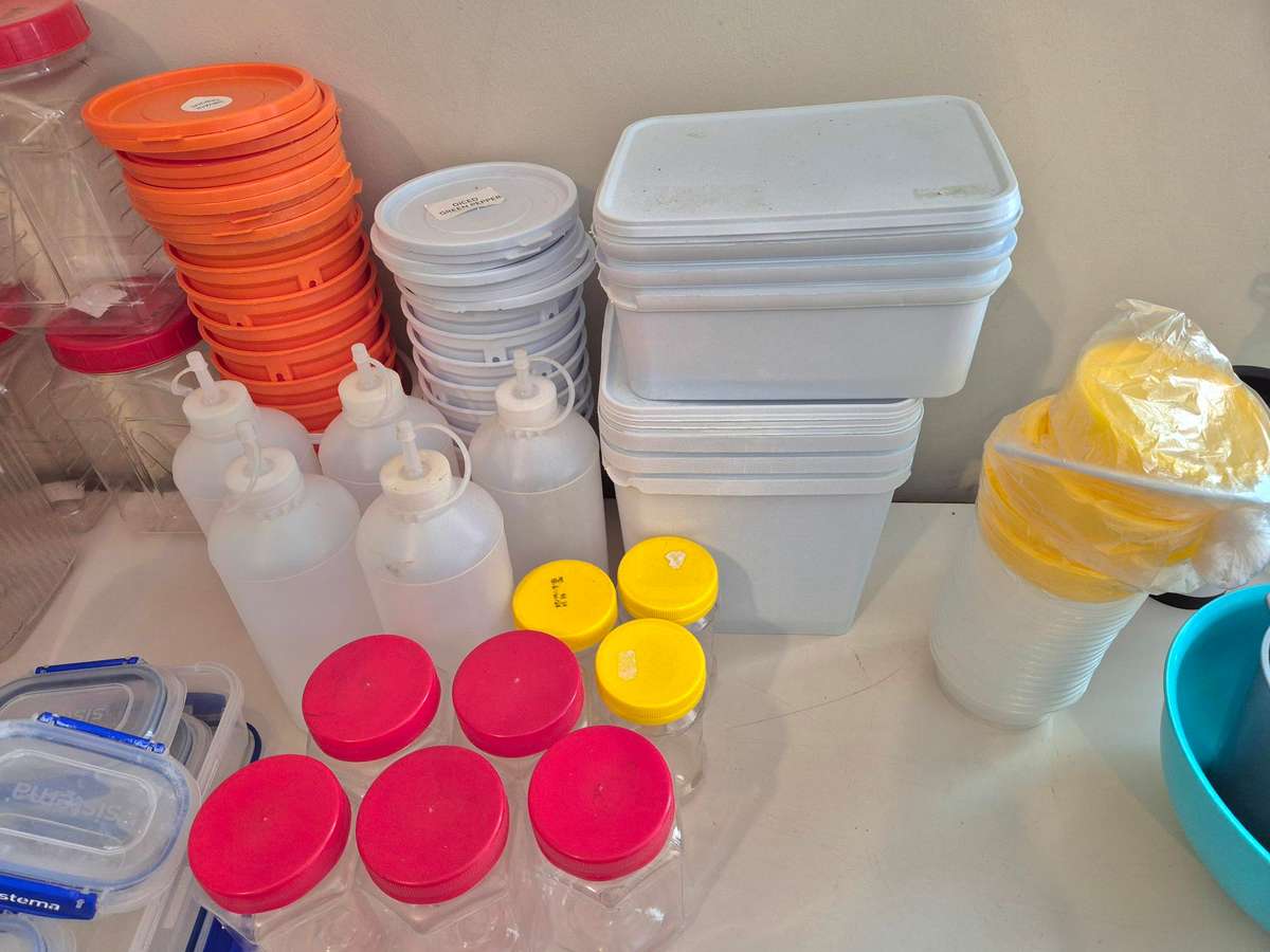 Kitchen Plastics & Containers