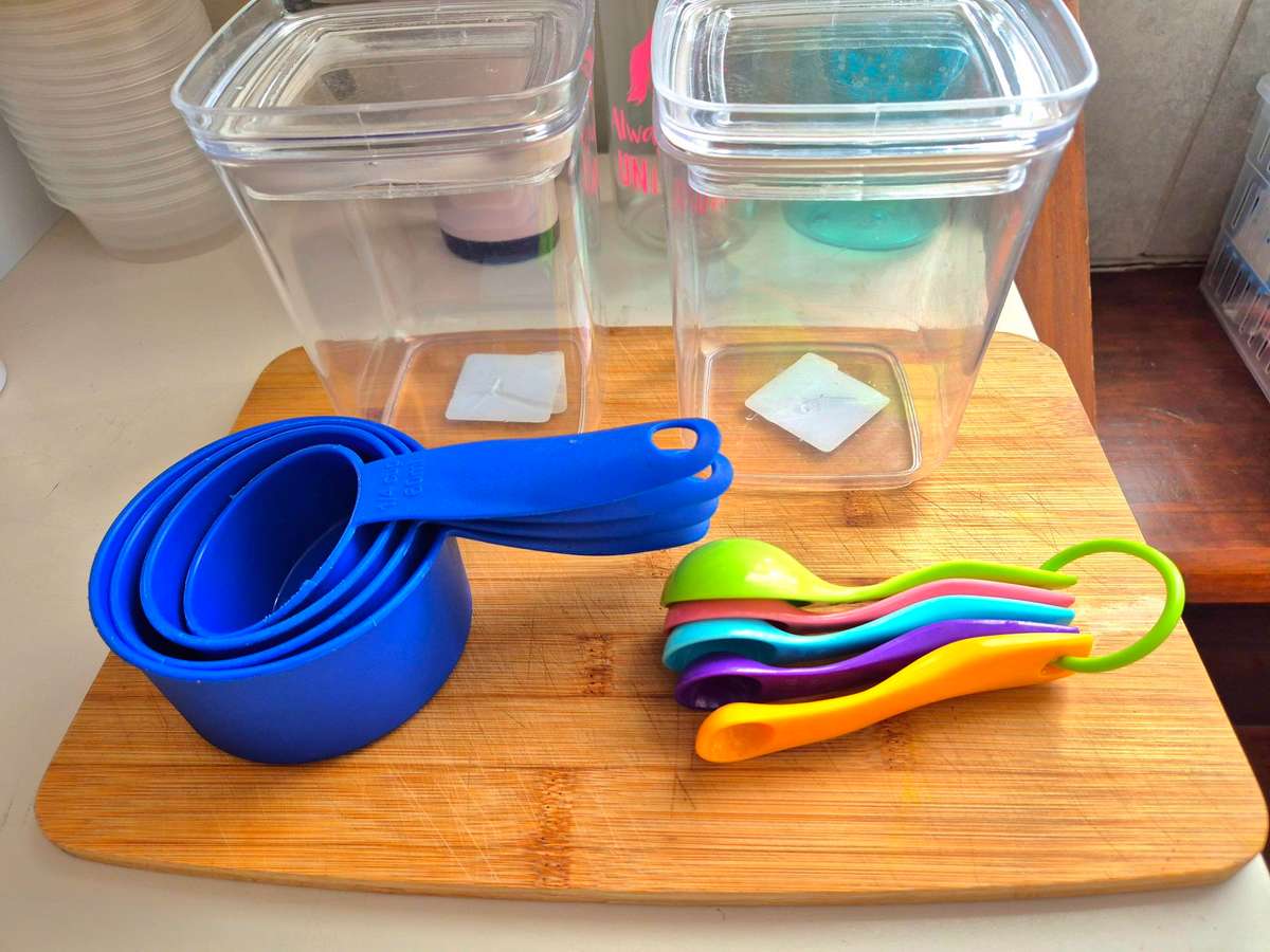 Kitchen Plastics & Containers