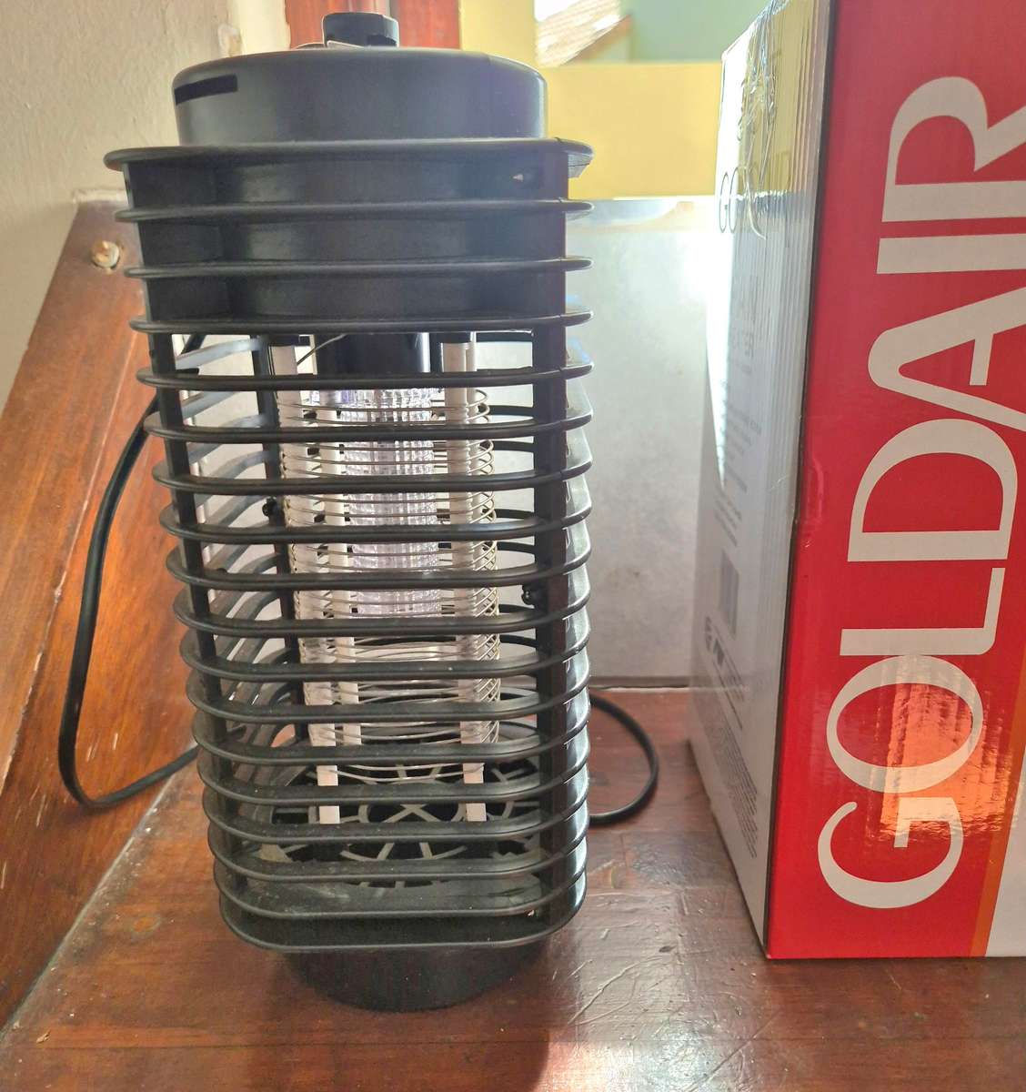 Various Electronics (Midi-Hifi - Heater - Electrified Insect Killer)
