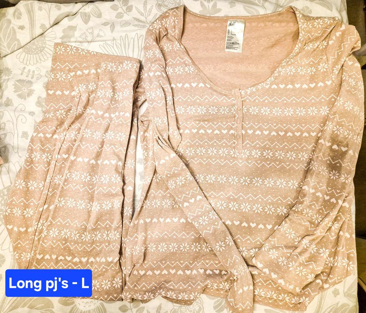 Woman's Pyjama Sets (x7)