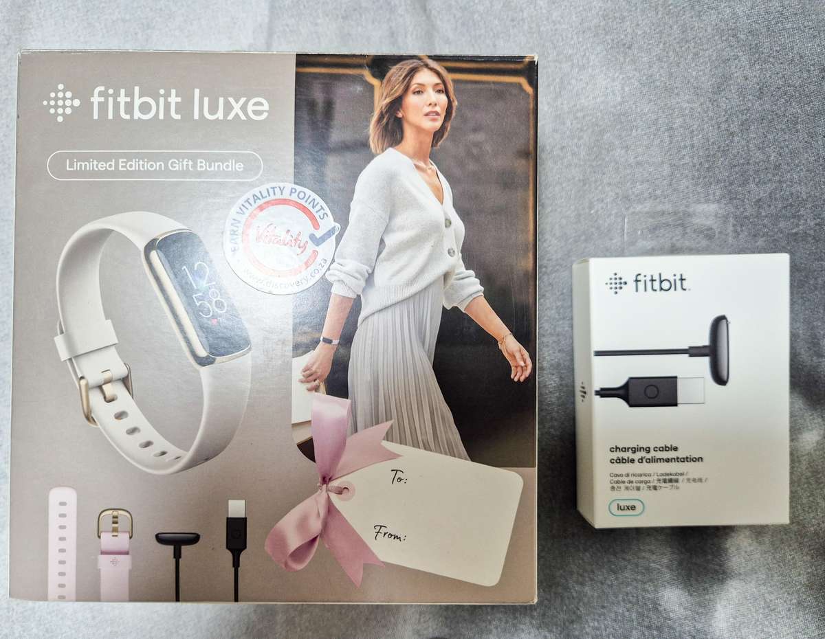 FITBIT LUXE SMARTWATCH