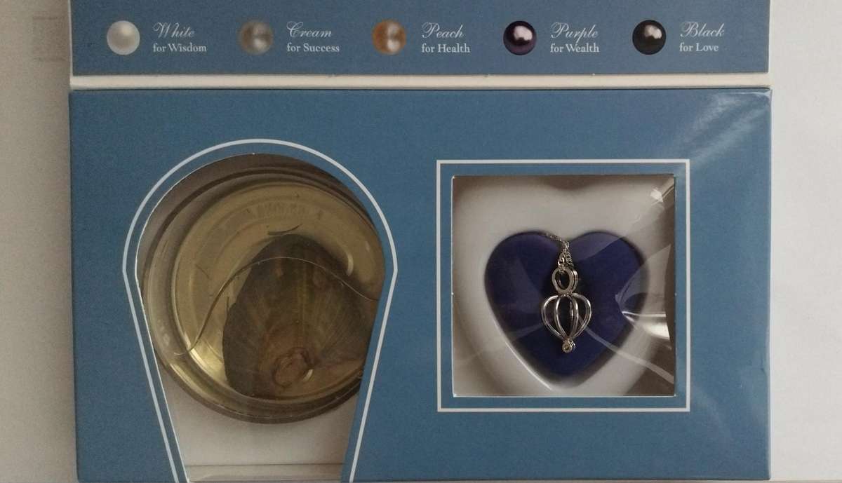 Pearl Oyster Gift Set (from Dubai)