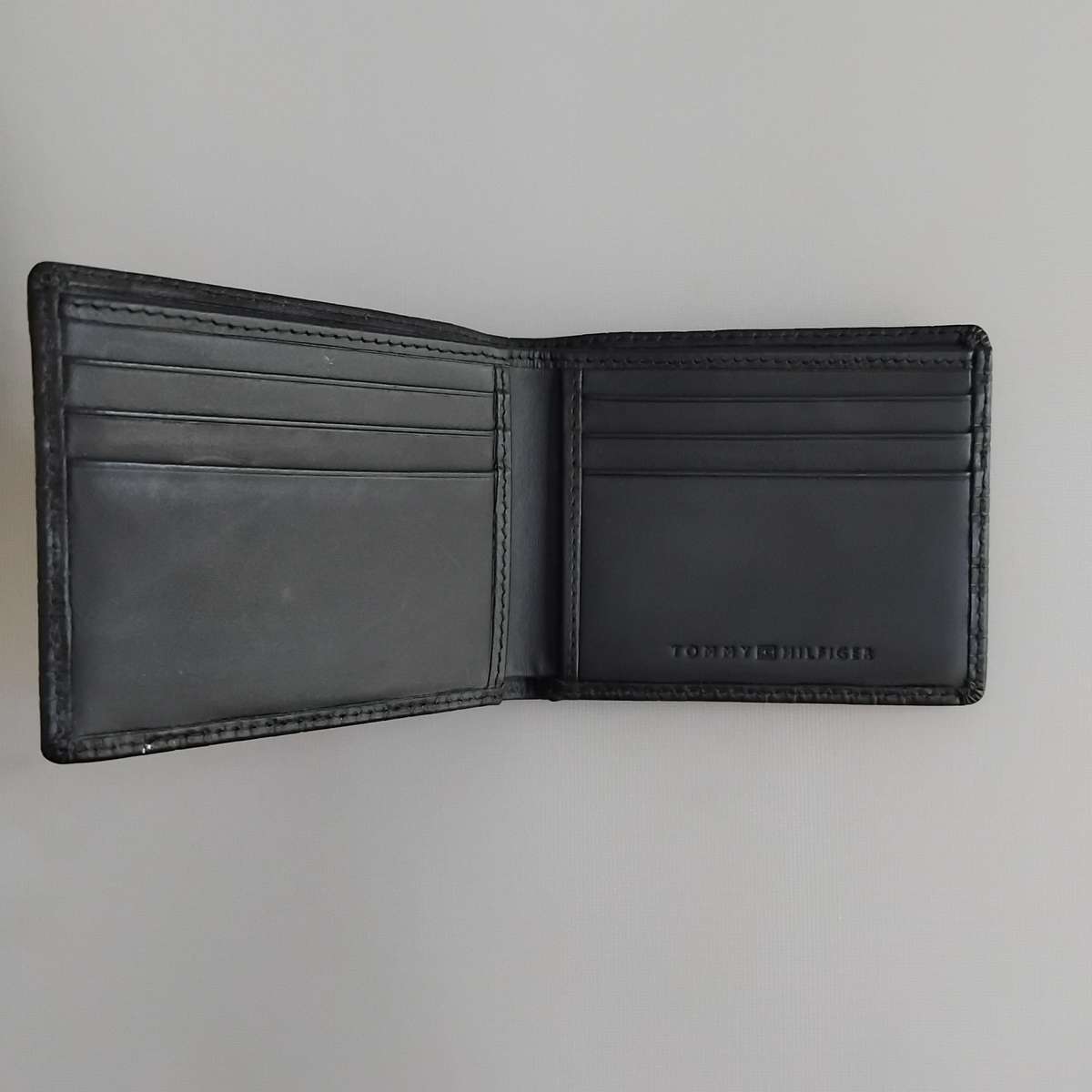 Tommy Hilfiger Leather Wallet