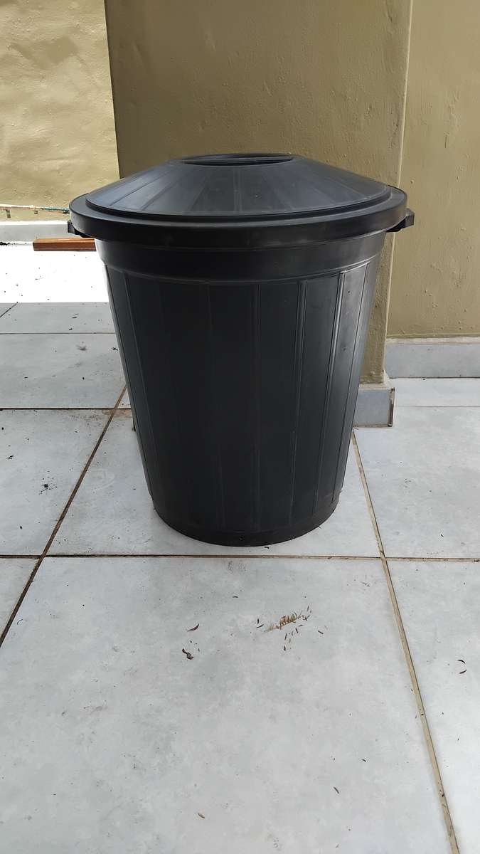 Big Jim Plastic Trash Bin