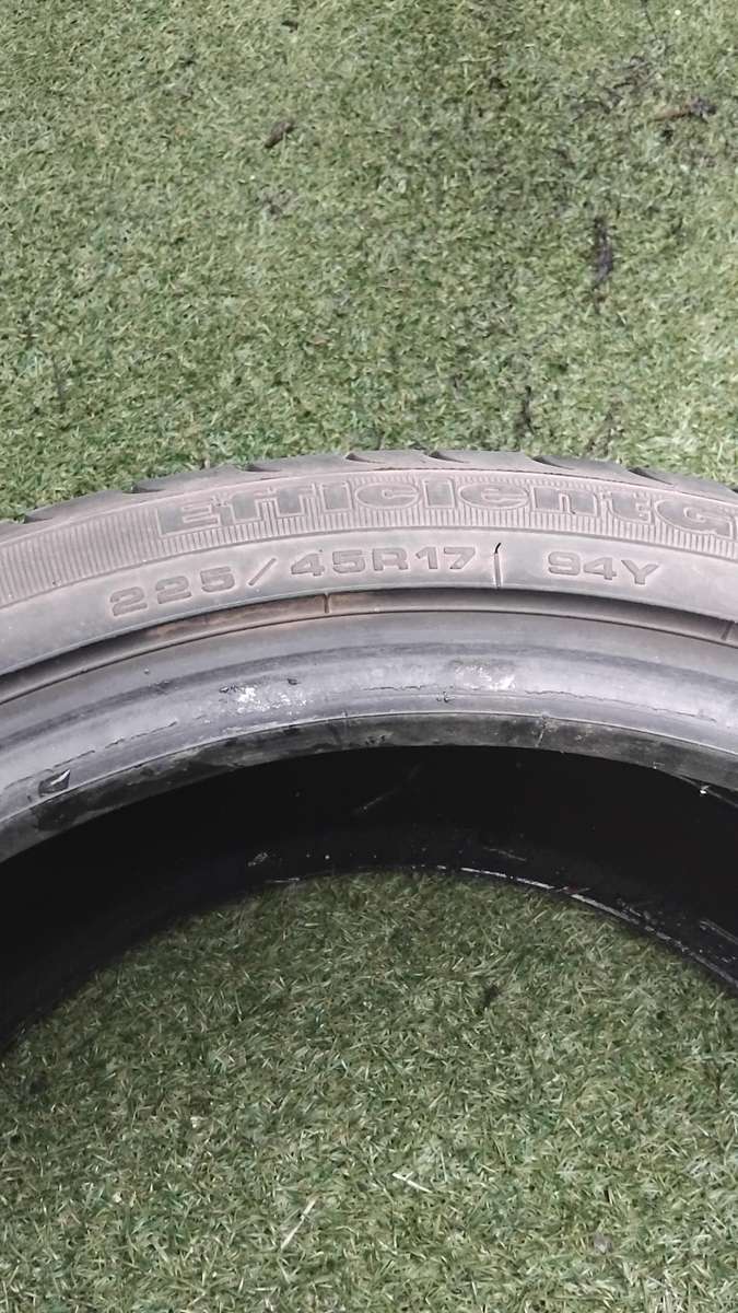 GoodYear Efficient Grip Tyre 225/45R17