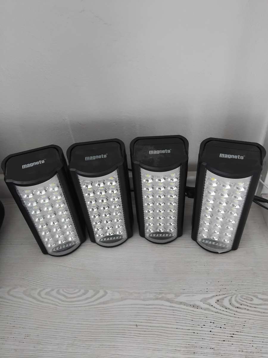 Magneto Rechargeable Lights (X4)