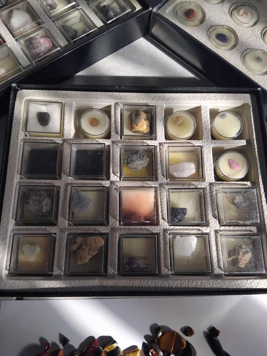 MINERAL & GEMSTONE COLLECTION