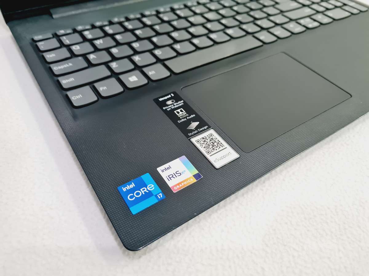 LENOVO IDEAPAD 3 11th GEN i7, 8GB RAM, 256GB SSD