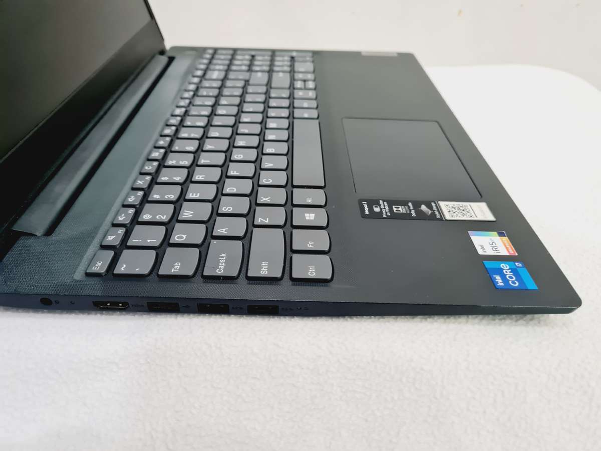 LENOVO IDEAPAD 3 11th GEN i7, 8GB RAM, 256GB SSD