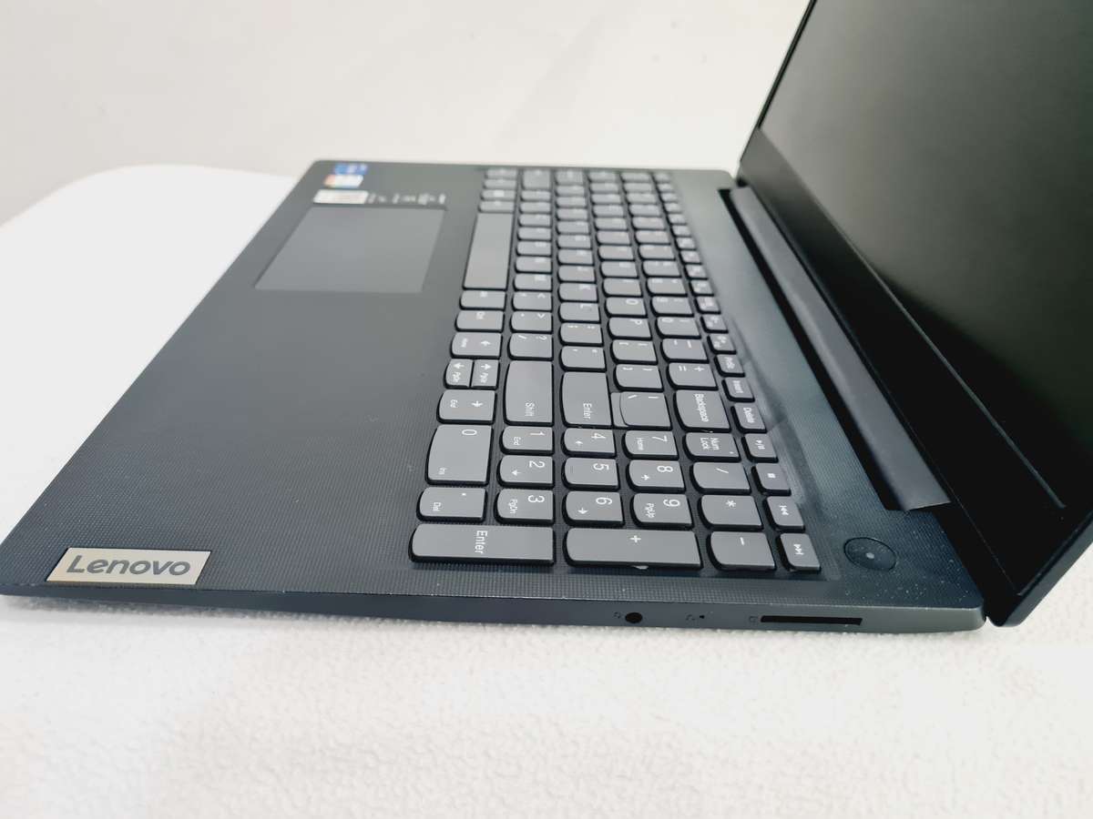LENOVO IDEAPAD 3 11th GEN i7, 8GB RAM, 256GB SSD