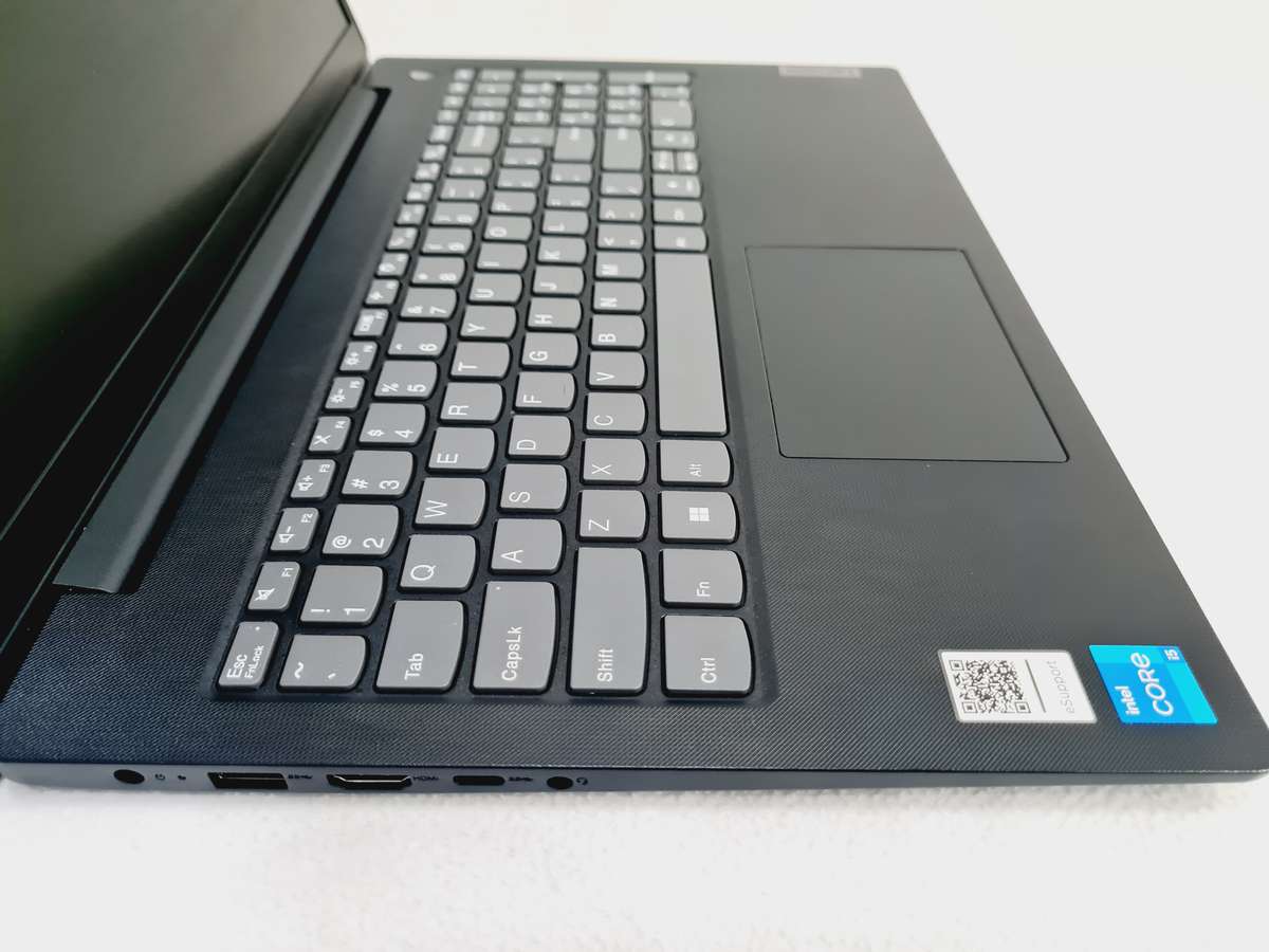 Lenovo v15 g2 - i5 11th gen - 8gb - 512gb nVme
