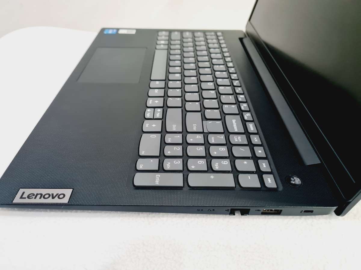 Lenovo v15 g2 - i5 11th gen - 8gb - 512gb nVme