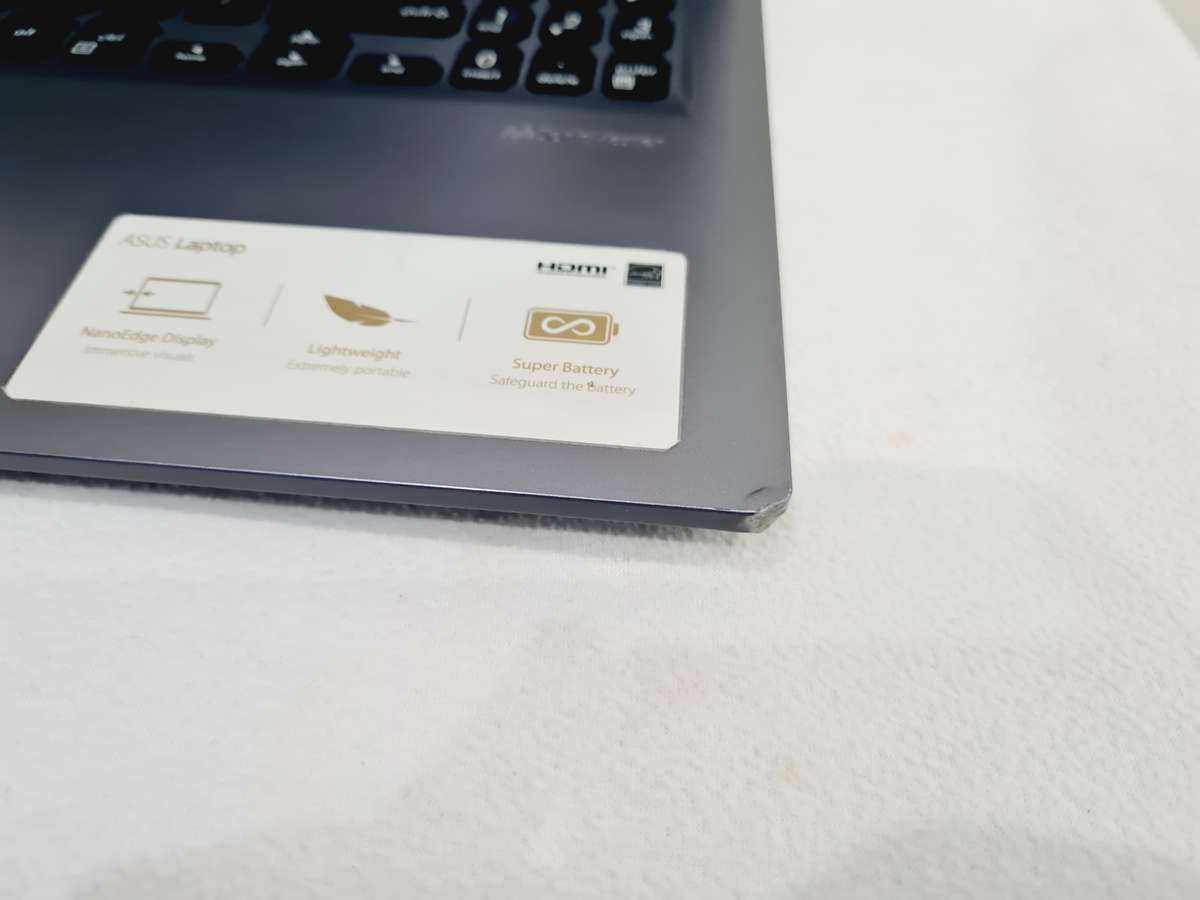 2022 Asus VivoBook - i3 10th gen + 8gb + 256gb ssd