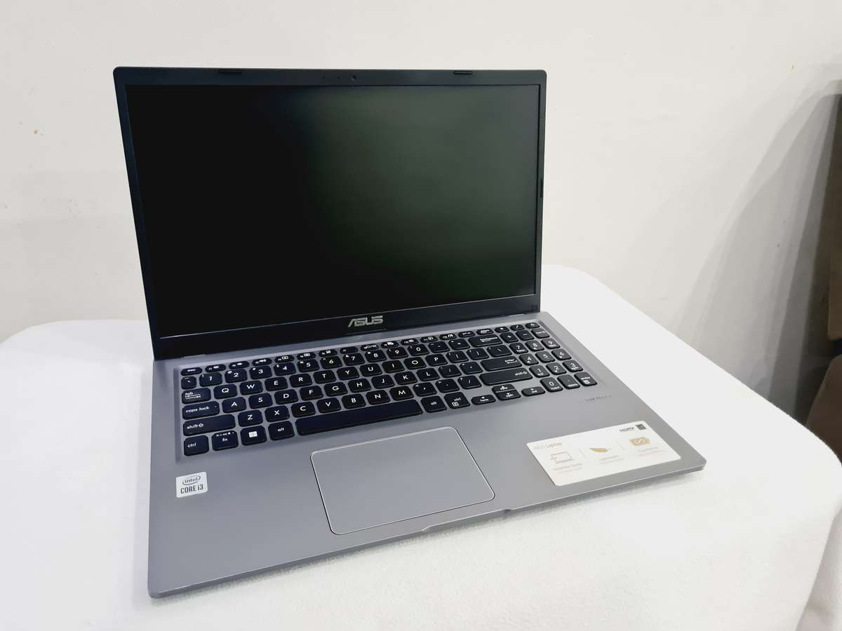 2022 Asus VivoBook - i3 10th gen + 8gb + 256gb ssd
