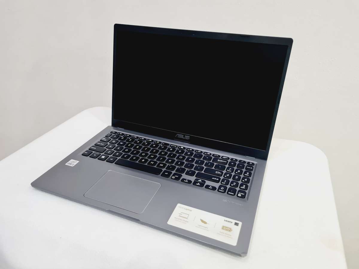 2022 Asus VivoBook - i3 10th gen + 8gb + 256gb ssd