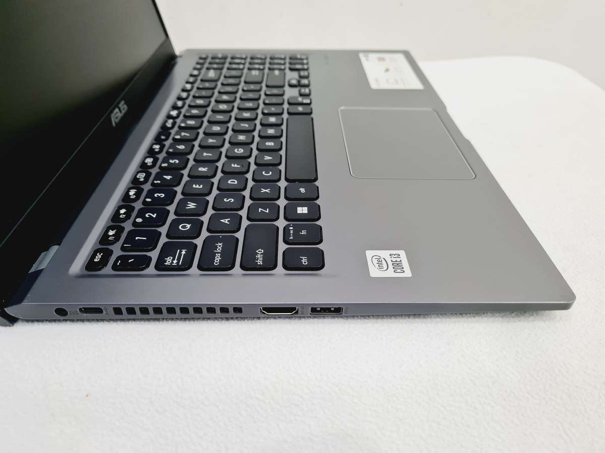 2022 Asus VivoBook - i3 10th gen + 8gb + 256gb ssd