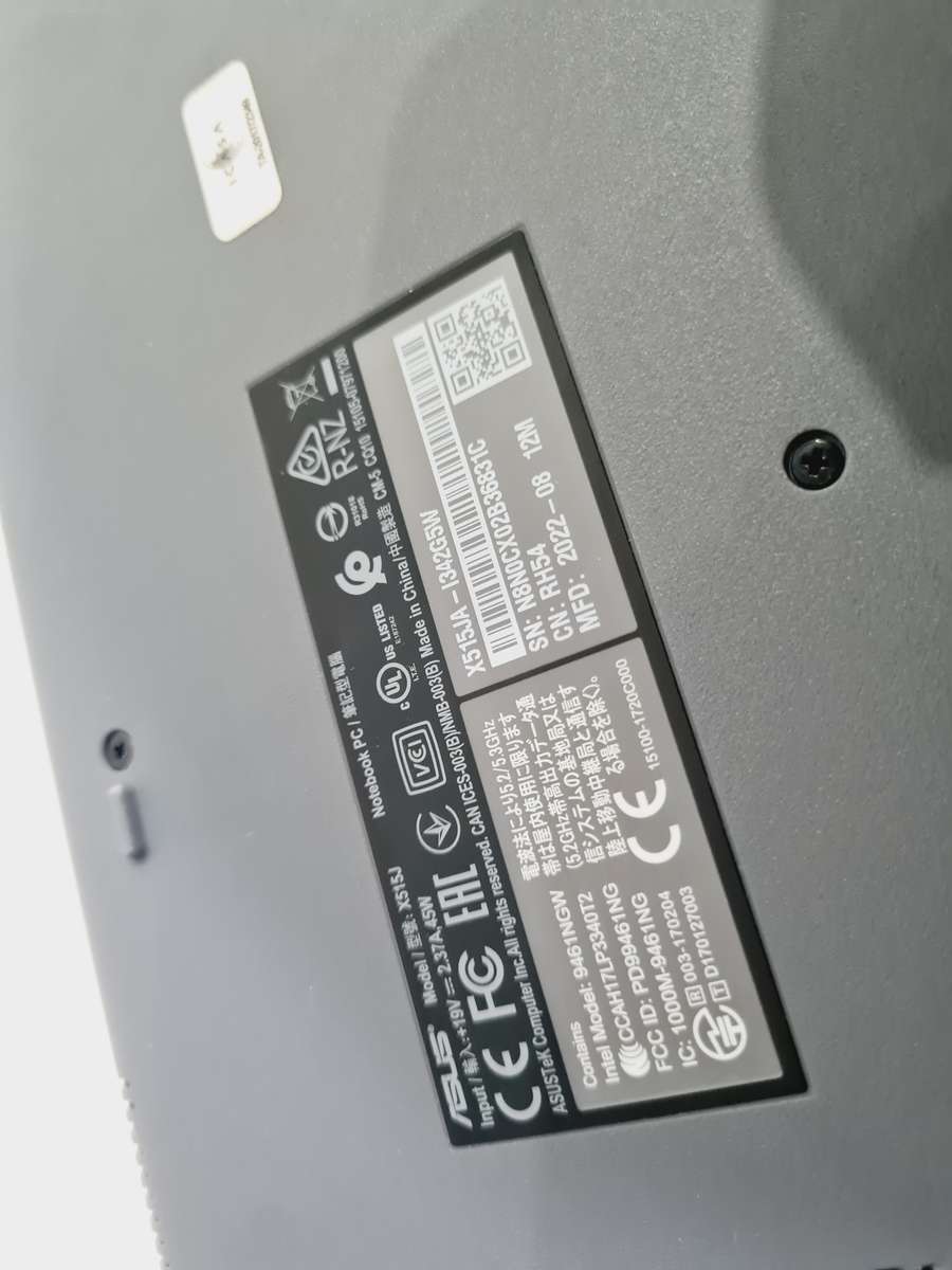 2022 Asus VivoBook - i3 10th gen + 8gb + 256gb ssd