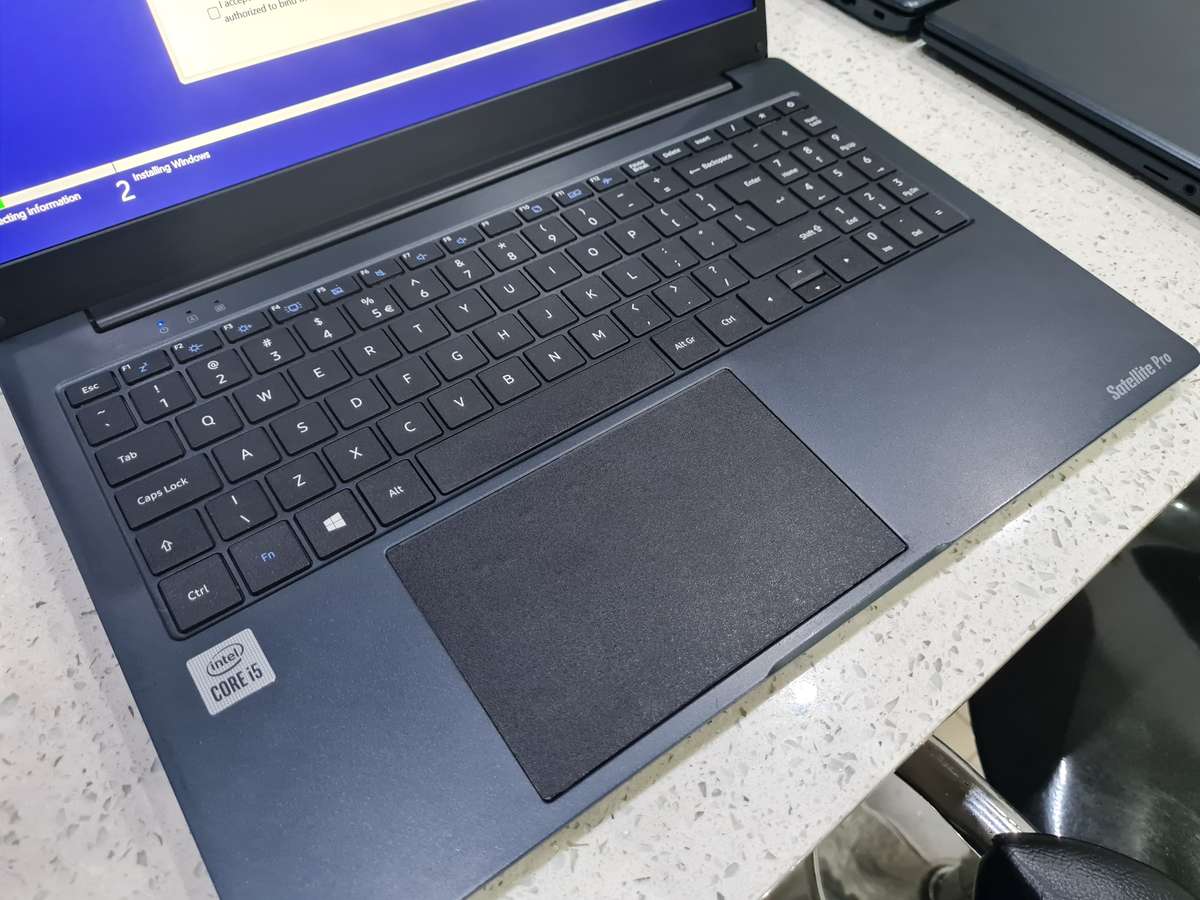 Laptop - i5 10th Gen + 8gb ram + 256gb ssd