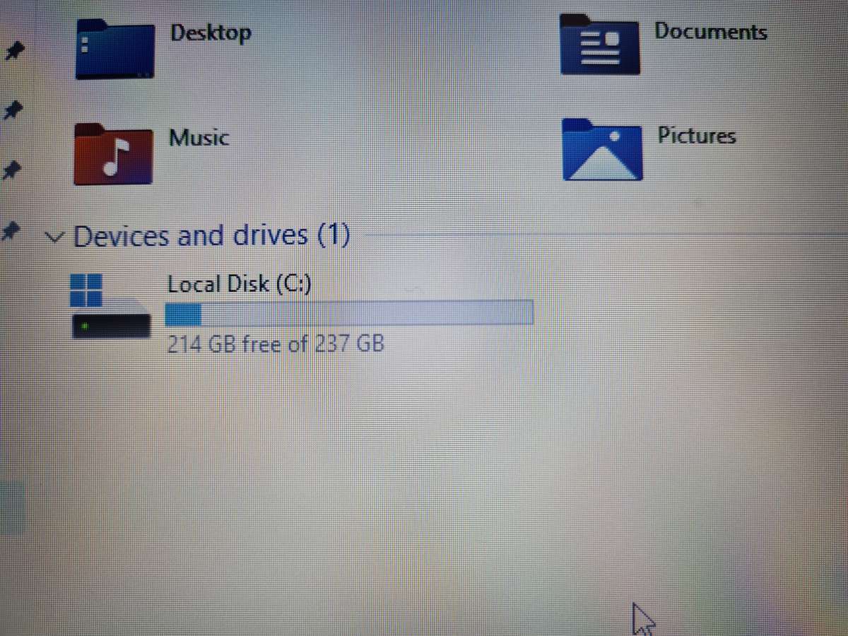 Like New- i5 10th gen - 8gb - 256gb ssd